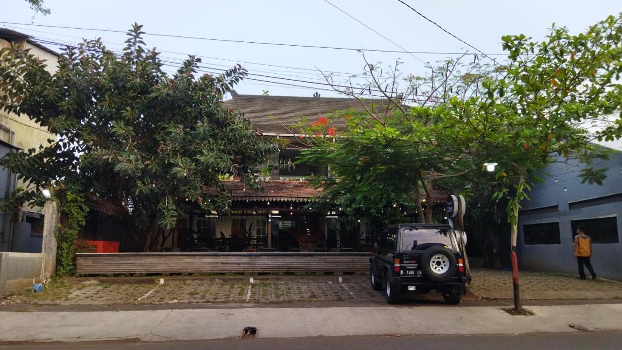 Nusantara Hotel Syariah Джепара Экстерьер фото