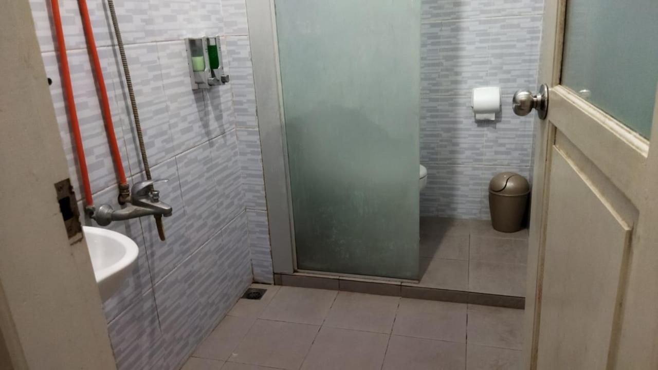 Nusantara Hotel Syariah Джепара Экстерьер фото